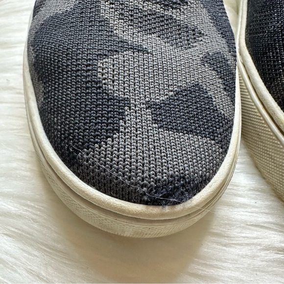 Rothy’s Original Slip On Camo Sneakers Size 8.5 - Picture 4 of 11
